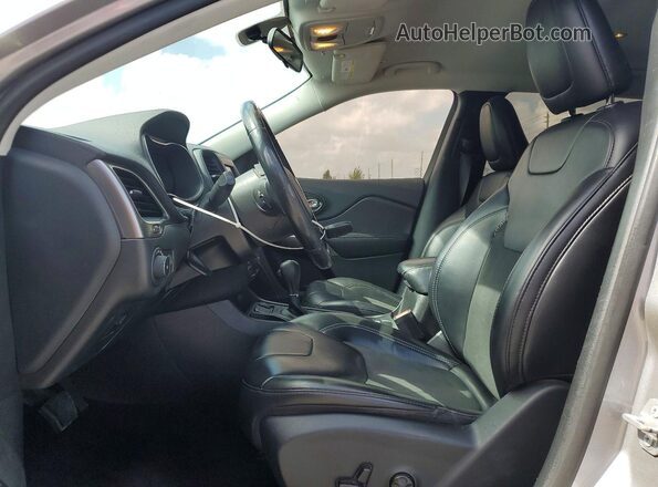 1C4PJLLB6KD154329 2019 JEEP CHEROKEE Silver წინა სალონის ხედი