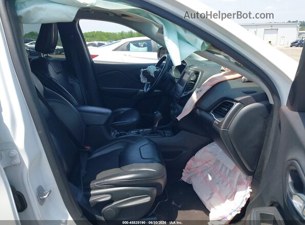 1C4PJLLB6KD202265 2019 JEEP CHEROKEE White Front interior view