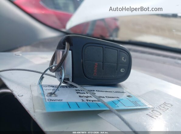 1C4PJLLB6KD202668 2019 JEEP CHEROKEE Белый Вид панели приборов