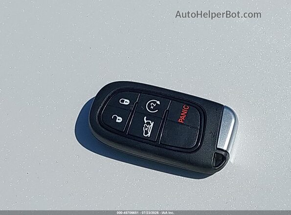 1C4PJLLB6KD439452 2019 JEEP CHEROKEE Red Вид панелі приладів