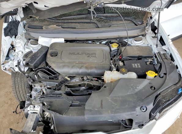1C4PJLLB6KD479076 2019 JEEP CHEROKEE White Rear interior view