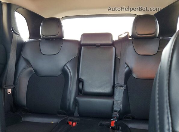 1C4PJLLB6LD556725 2020 JEEP CHEROKEE Charcoal Rear seats view