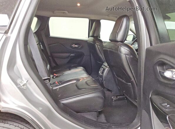 1C4PJLLB7KD376488 2019 JEEP CHEROKEE Серебряный Вид задней части салона