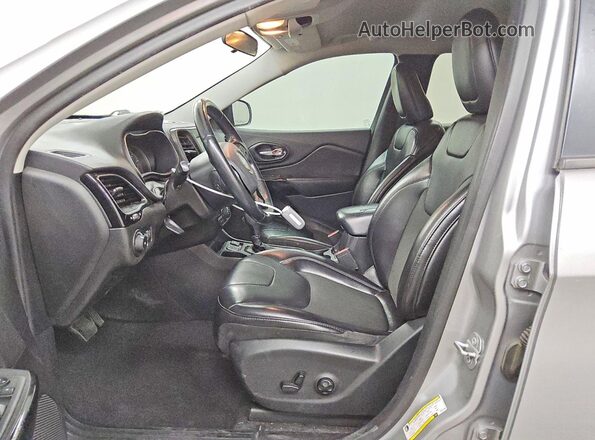 1C4PJLLB7KD376488 2019 JEEP CHEROKEE Серебряный Вид салона спереди
