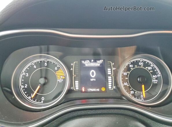 1C4PJLLB8KD151304 2019 JEEP CHEROKEE Silver Widok zestawu wskaźników