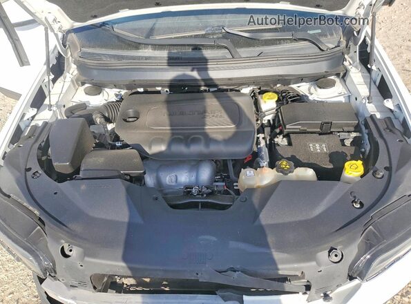1C4PJLLB8KD384230 2019 JEEP CHEROKEE White ძრავის განყოფილების ხედი