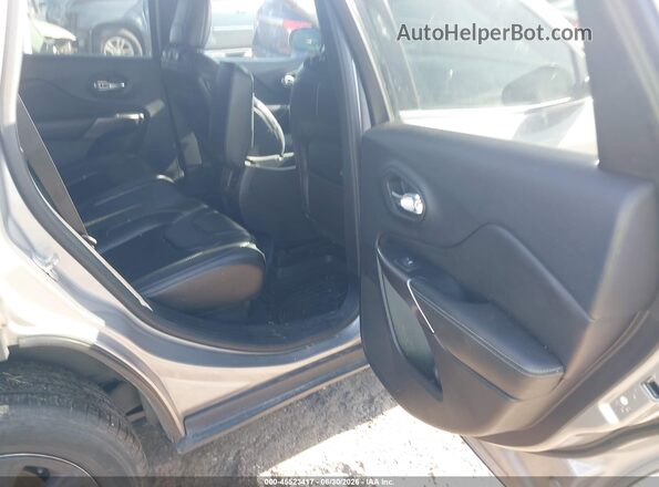 1C4PJLLB9KD296268 2019 JEEP CHEROKEE Gray Widok naklejki z numerem VIN