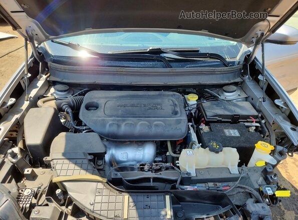 1C4PJLLB9MD235635 2021 JEEP CHEROKEE Silver ძრავის განყოფილების ხედი