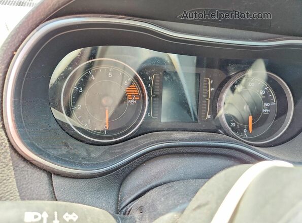 1C4PJLLBXKD154592 2019 JEEP CHEROKEE Gray ხელსაწყოთა პანელის ხედი