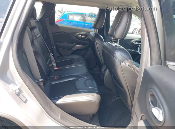 1C4PJLLN4KD222704 2019 JEEP CHEROKEE Серебряный Вид наклейки с VIN-кодом