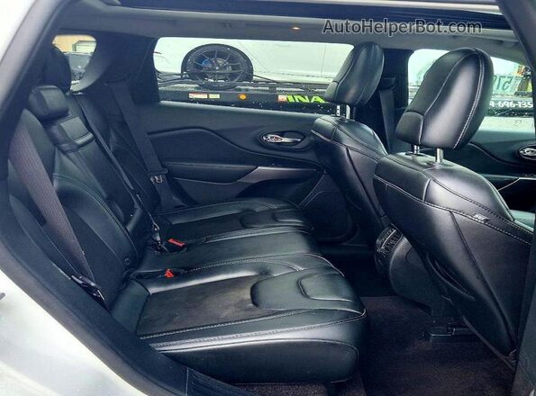 1C4PJLLX2KD206695 2019 JEEP CHEROKEE Белый Вид задних сидений