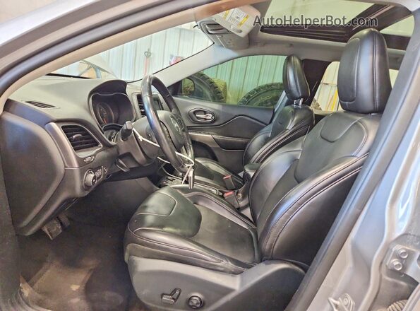 1C4PJLLX6KD206120 2019 JEEP CHEROKEE Gray Vista interior delantera