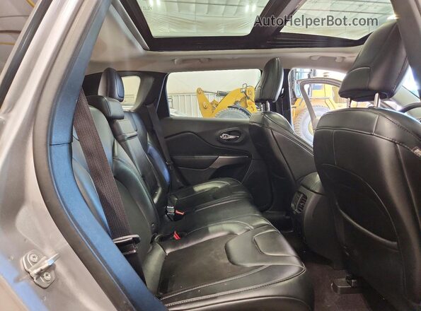 1C4PJLLX6KD206120 2019 JEEP CHEROKEE Gray Vista interior trasera