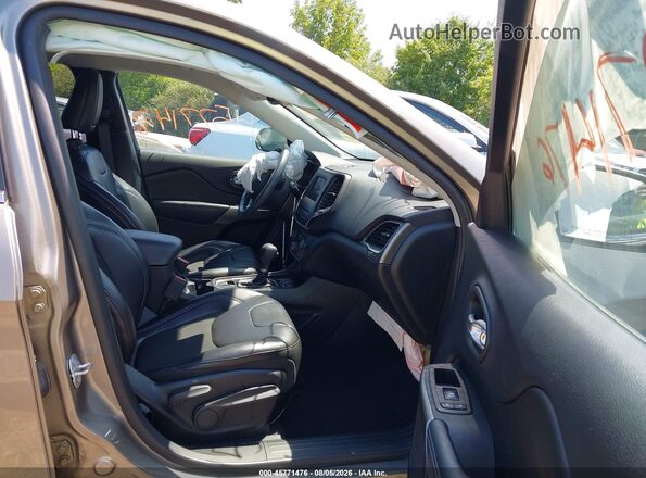 1C4PJLLXXKD243588 2019 JEEP CHEROKEE Gray Widok wnętrza z przodu