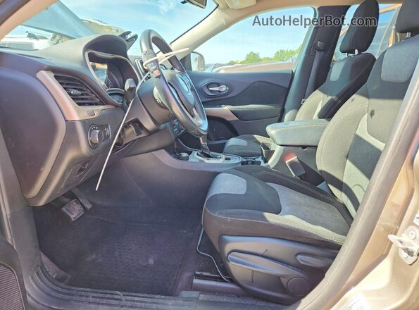 1C4PJMAB2HW602460 2017 JEEP CHEROKEE Gray Front interior view