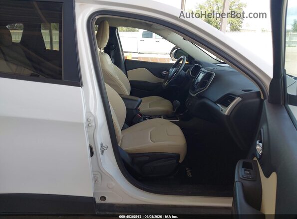 1C4PJMAB4GW313904 2016 JEEP CHEROKEE White Widok wnętrza z przodu