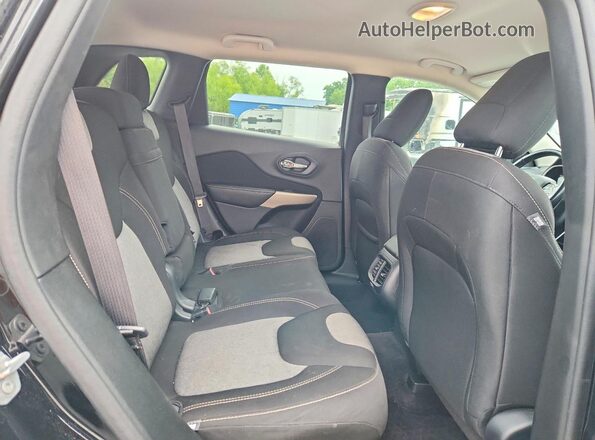 1C4PJMAB6HW611629 2017 JEEP CHEROKEE Black Rear interior view