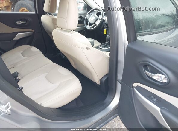 1C4PJMAB7HW581816 2017 JEEP CHEROKEE Silver VIN կոդի պիտակի տեսք