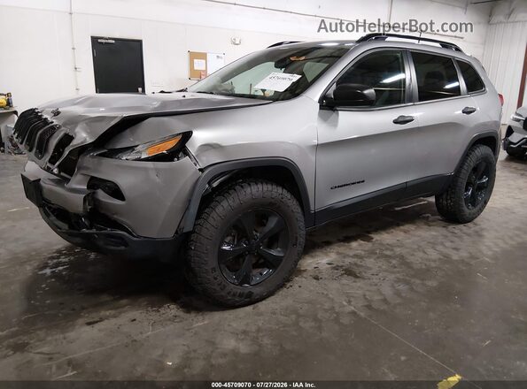1C4PJMAS0HW664794 2017 JEEP CHEROKEE Серебряный Передняя левая четверть