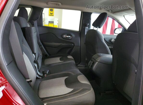 1C4PJMAS7GW269123 2016 JEEP CHEROKEE Бордовый Вид задней части салона