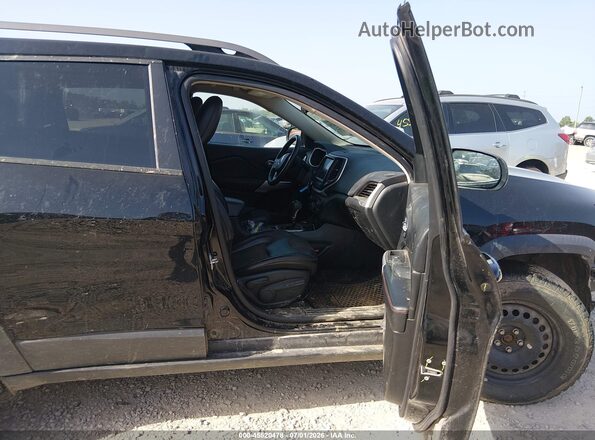 1C4PJMBB1HD237523 2017 JEEP CHEROKEE Black Widok wnętrza z przodu