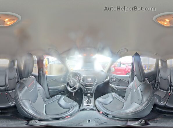 1C4PJMBB4JD559448 2018 JEEP CHEROKEE Silver 360 interior view