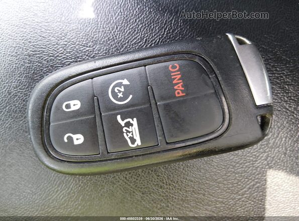 1C4PJMBN2KD148884 2019 JEEP CHEROKEE Белый Вид панели приборов