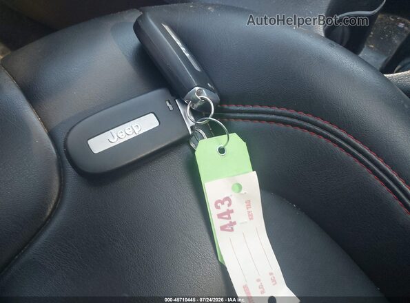 1C4PJMBN3KD188634 2019 JEEP CHEROKEE Red Առջևի վահանակի տեսք