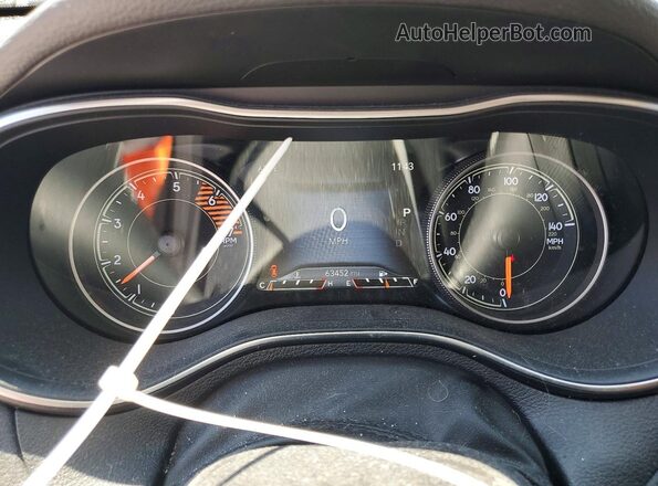 1C4PJMBN4KD227649 2019 JEEP CHEROKEE White ხელსაწყოთა პანელის ხედი