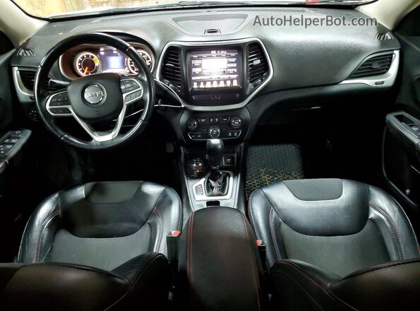 1C4PJMBS0HW558084 2017 JEEP CHEROKEE White Вид панелі приладів