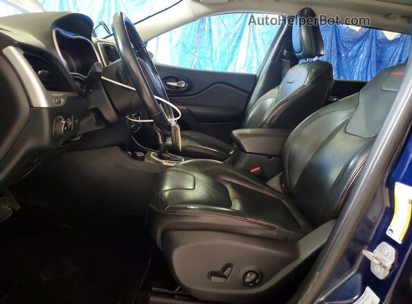 1C4PJMBS1GW132421 2016 JEEP CHEROKEE Blue Front interior view