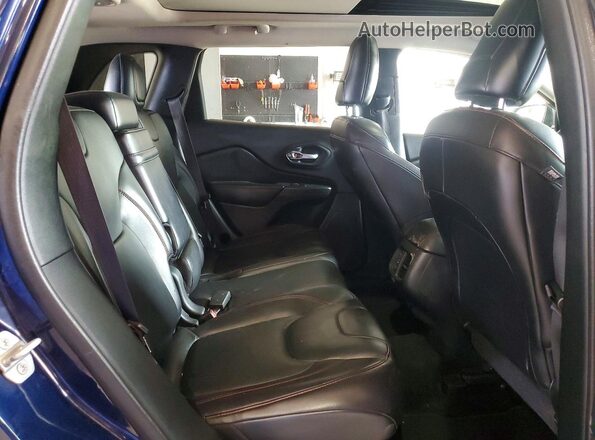 1C4PJMBS1GW132421 2016 JEEP CHEROKEE Blue Rear interior view