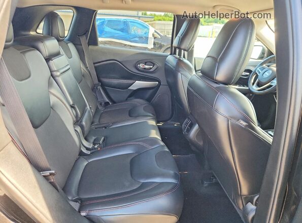 1C4PJMBS2HW569166 2017 JEEP CHEROKEE Black Widok tylnych siedzeń