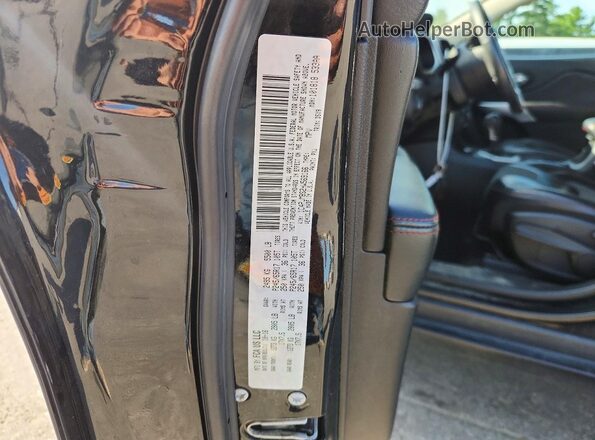 1C4PJMBS2HW569166 2017 JEEP CHEROKEE Black Widok komory silnika