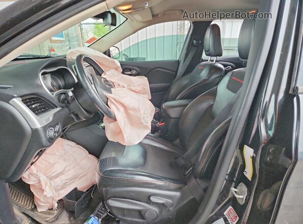 1C4PJMBS4GW128542 2016 JEEP CHEROKEE Black Вид салону спереду