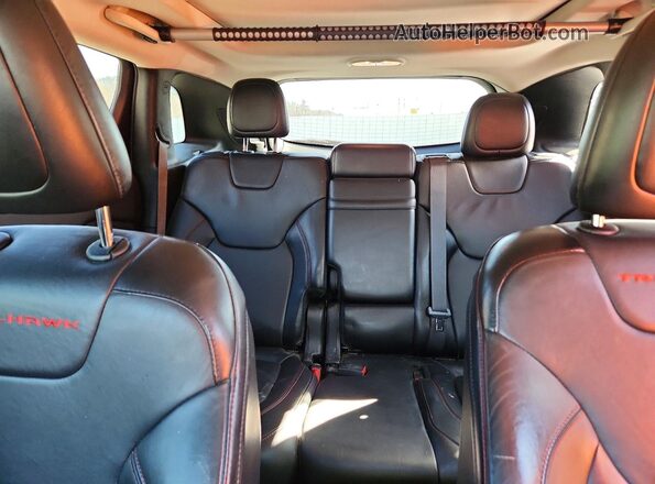 1C4PJMBS5GW132406 2016 JEEP CHEROKEE Black Rear seats view