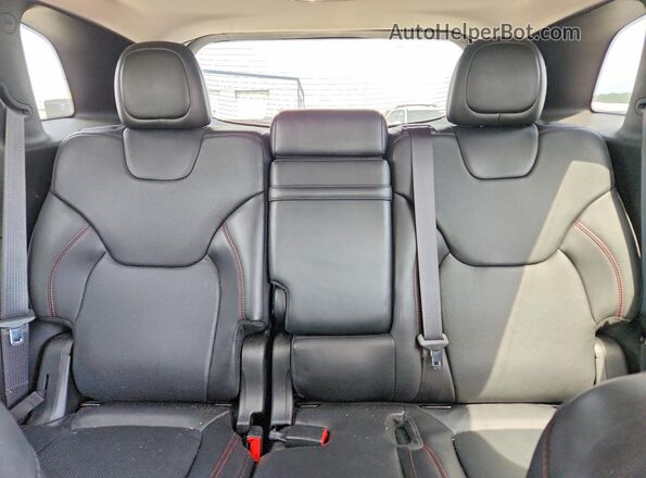 1C4PJMBS7GW323079 2016 JEEP CHEROKEE Charcoal Rear seats view