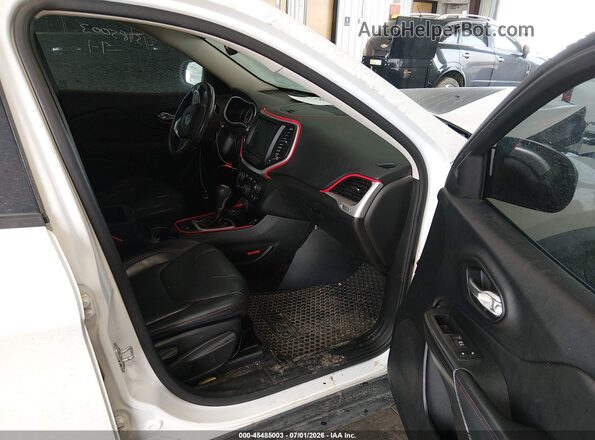 1C4PJMBS9GW172505 2016 JEEP CHEROKEE White Вид салону спереду