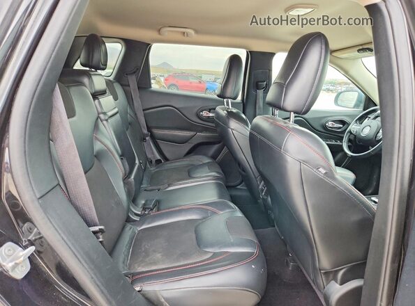 1C4PJMBSXGW179155 2016 JEEP CHEROKEE Black Widok tylnych siedzeń