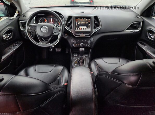 1C4PJMBX2KD298365 2019 JEEP CHEROKEE Red Widok deski rozdzielczej