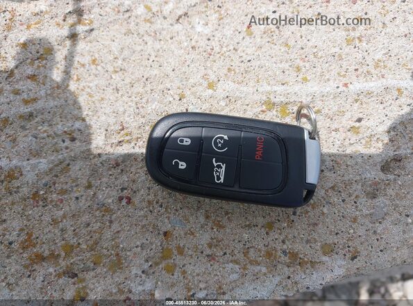 1C4PJMBX3KD195293 2019 JEEP CHEROKEE Красный Вид панели приборов