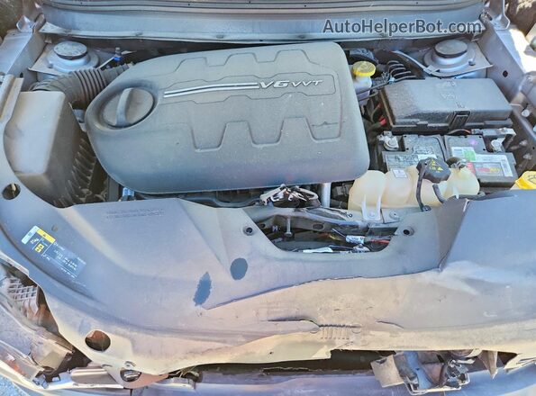 1C4PJMBX3KD355530 2019 JEEP CHEROKEE Silver Vista interior trasera