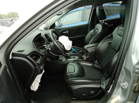 1C4PJMBX3KD355530 2019 JEEP CHEROKEE Silver Vista interior delantera