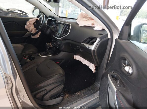 1C4PJMBX4JD507085 2018 JEEP CHEROKEE Blue Vista interior delantera