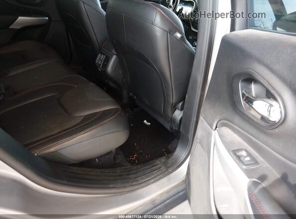 1C4PJMBX4JD507085 2018 JEEP CHEROKEE Blue Vista de la etiqueta del VIN