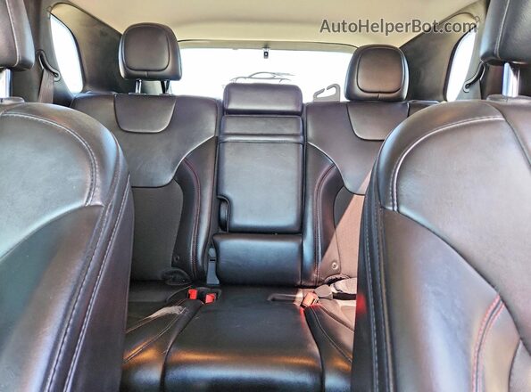 1C4PJMBX4KD226938 2019 JEEP CHEROKEE Red უკანა სავარძლების ხედი