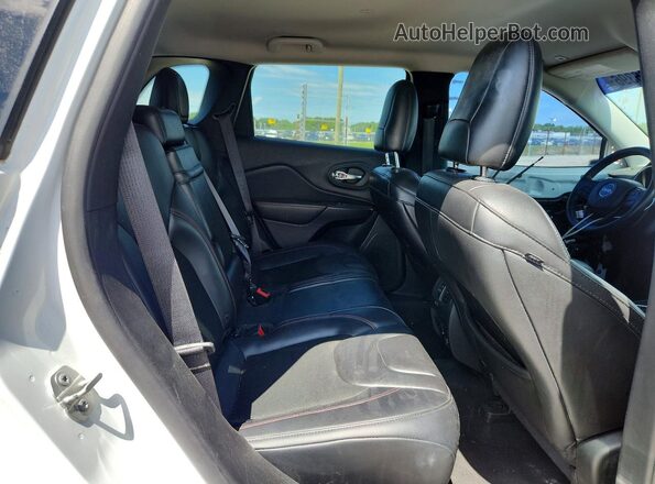 1C4PJMBX4KD361532 2019 JEEP CHEROKEE White Вид задніх сидінь