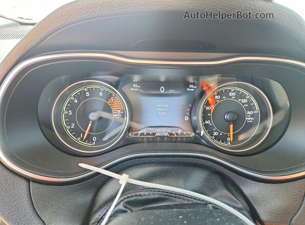1C4PJMBX4KD451733 2019 JEEP CHEROKEE Red Instrument cluster view