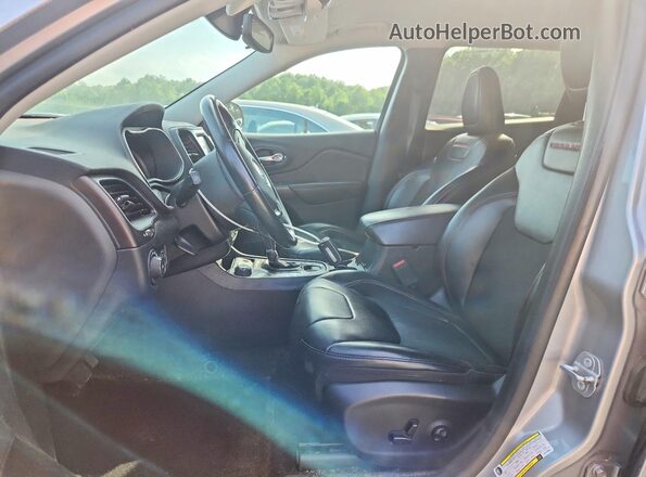 1C4PJMBX5KD153854 2019 JEEP CHEROKEE Gray Вид салону спереду