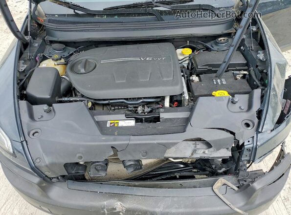 1C4PJMBX6JD581799 2018 JEEP CHEROKEE Charcoal Vista del compartimento del motor